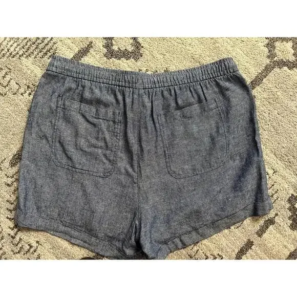 Ladies “Old Navy” Chambray Casual Shorts(L) - Picture 2 of 4